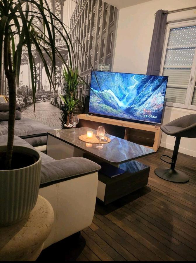 T2 Cosy Autonome H24 Parking Prive Attenant Tv 165Cm Netflix Wi-Fi Au Rez-De-Chaussee Alençon Eksteriør billede
